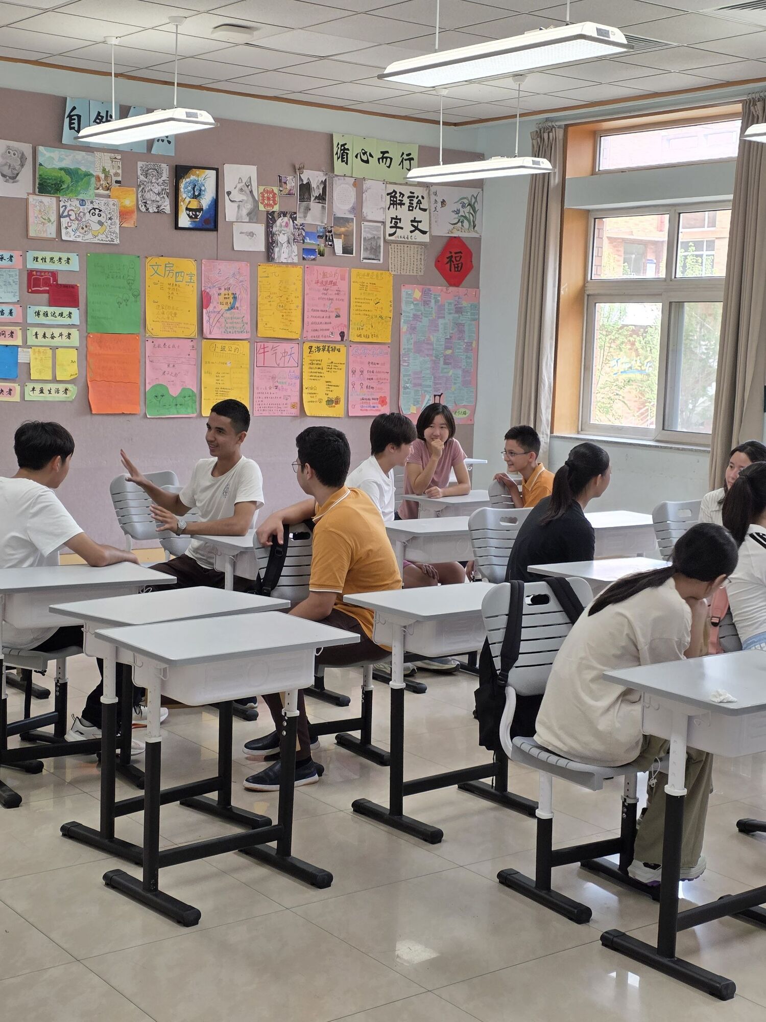 Students working in a classroom at Yinghua